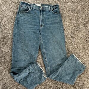 Abercrombie & Fitch The 90s Straight Ultra High Rise Jeans
